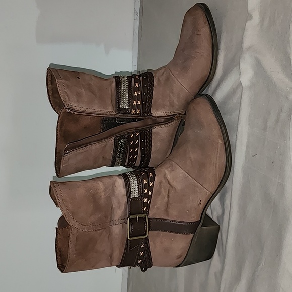 Womens brown booties. SUGAR Size 9 - Picture 2 of 11